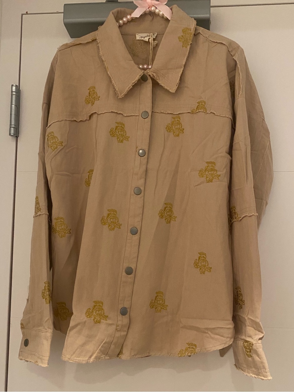 💕NEW💕 Mystree  Button-Down Shirt with Embroidery Details